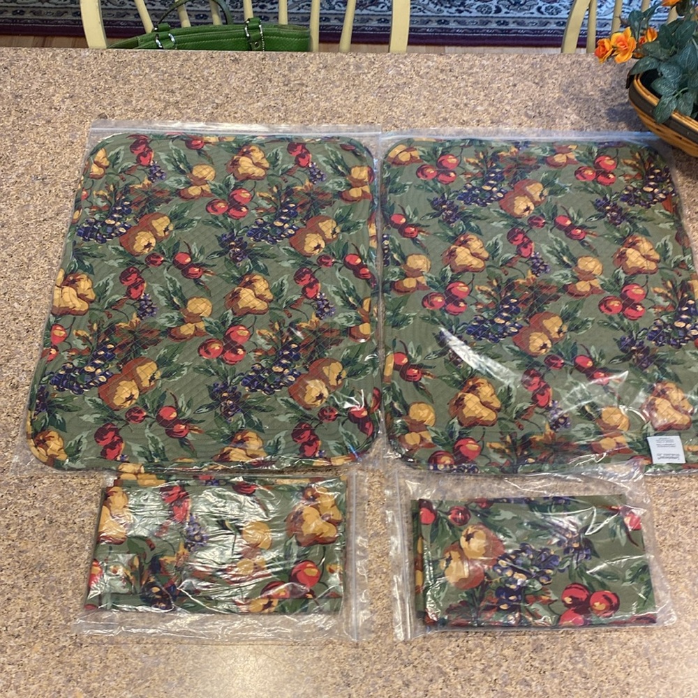NIP Longaberger Napa Orchard Fabric Napkins and Placemats - Picture 5 of 17